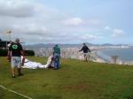 Paragliding Fluggebiet Südamerika » Brasilien,Santos - São Vicente,Für den der es mag, wird eifrig beim auslegen geholfen.