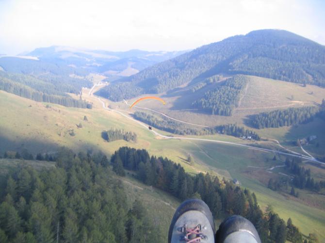 11.10.2006 - Soaren bei leichtem Südföhn. Blick Richtung Osten