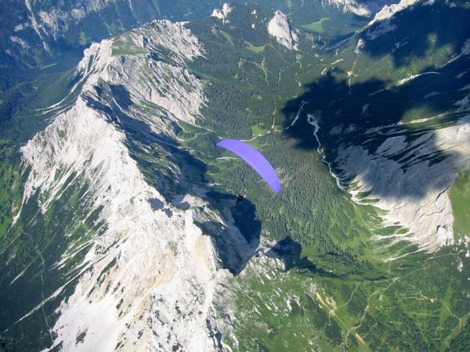 2003 Hammerthermik am Polster - auf über 3000m - im Hintergrund die Griesmauer