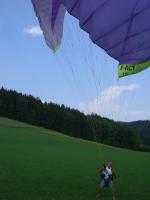 Paragliding Fluggebiet Europa » Österreich » Steiermark,Gelderkogel,beim Groundhandling (oder Flugschüler einschüchtern...)
Juli 2006