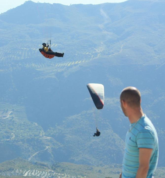 vom startplatz aus mit blickrichtung auf den landeplatz