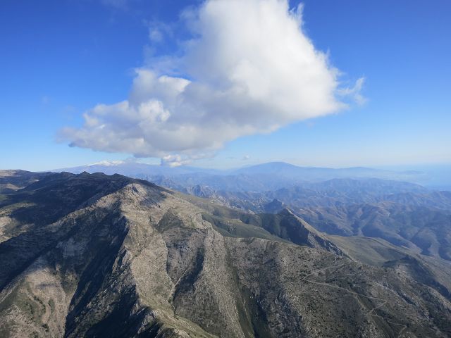 Über Nerja ca. 1000m über Start in Otivar.Blick aus Westen auf die Bergkette von Pena Escrita