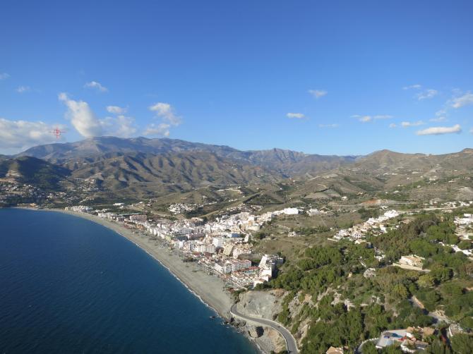 Das Kreuz oben links zeigt in etwa die Position des Piloten beim Bild "Nerja 1000m über Start"