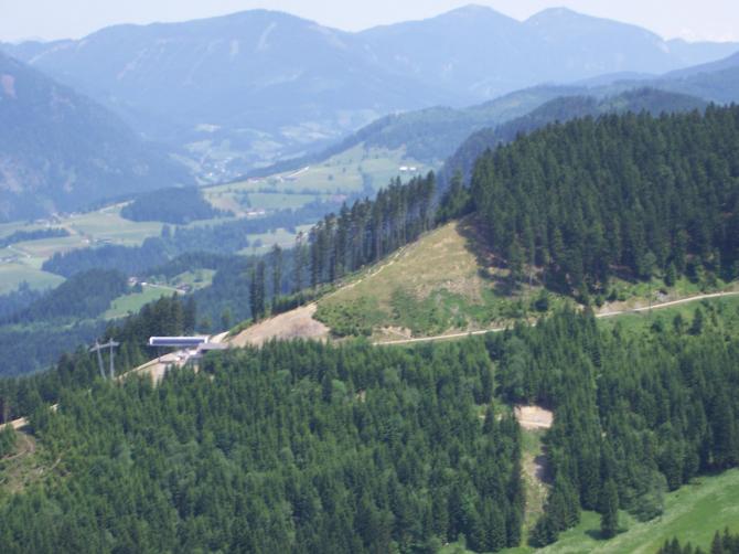 Der recht steile Startplatz am Karkogel.