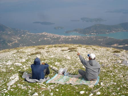Startplatz Katsikihill... 1000m ueber der Bucht von Nidri...