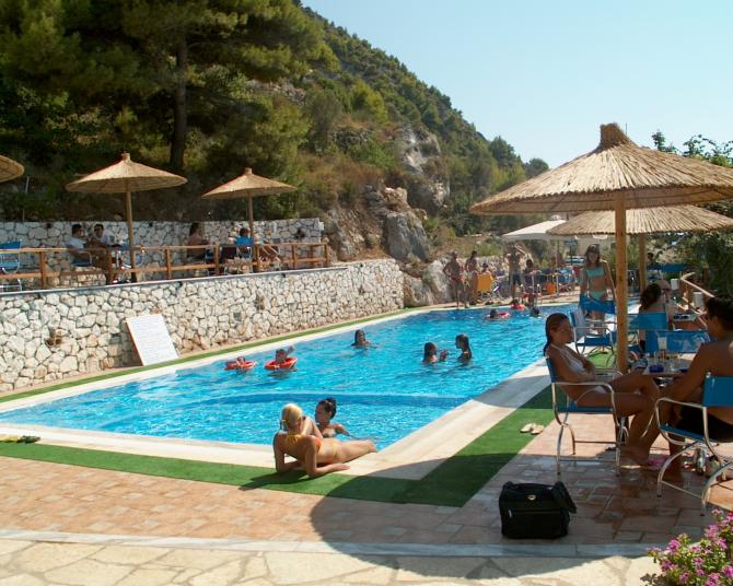 nach dem flug ist vor dem flug.... cafe libre am kathisma beach....