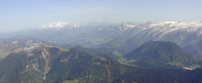 tolles Panorama: links der Trattberg, dahinter der Dachstein