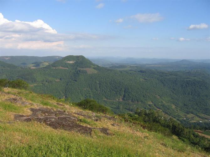 Und wieder Berge...so langsam könnte man glauben, dass es sich hier um Bergwandern handelt und nicht ums fliegen.
