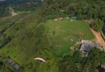 Paragliding Fluggebiet Südamerika » Kolumbien » Santanderes,Mesa de Ruitoque,Startplatz von ober beim nachmittäglichen Soaren