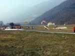 Paragliding Fluggebiet Europa » Slowenien,Kobala,Groundhandling im Talwind auf der Landewiese von Tolmin