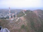 Paragliding Fluggebiet Nordamerika » Mexico,Cerro San Bernardino,Sicht auf den Startplatz von San Bernadino.
Termisches Fluggebiet / Starkwind