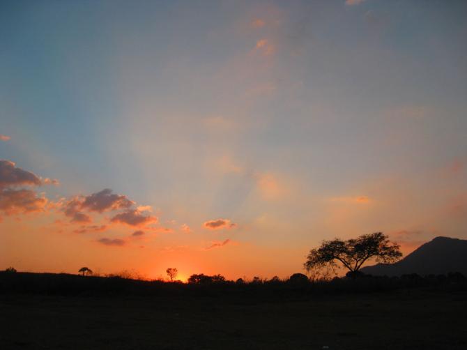 01/2009 Little Africa, Abendstimmung am Landeplatz "Piano" am Penon...man kann fast die Trommeln hören...und das Löwengebrüll...