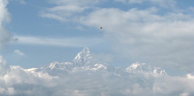 27.11.2007, Sarangkot
Fliegen am Dach der Welt?
Ja!!
Teebeutel und Machapuchhre.