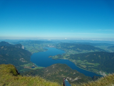 Mondsee vom Schafberg Blickrichtung Nord

www.flymozart.at