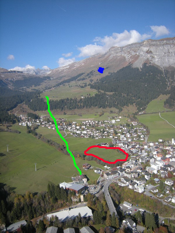 Rot = Landplatz, Blau = Startplatz Naraus, Grün = Leitung von der Bahn