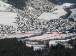 Paragliding Fluggebiet Europa » Schweiz » Graubünden,Naraus,Anflug Landeplatz Flims (blau) von Westen her.
Leitungen der Gondelbahn Richtung Plaun und Sesselbahn Richtung Foppa (rot)