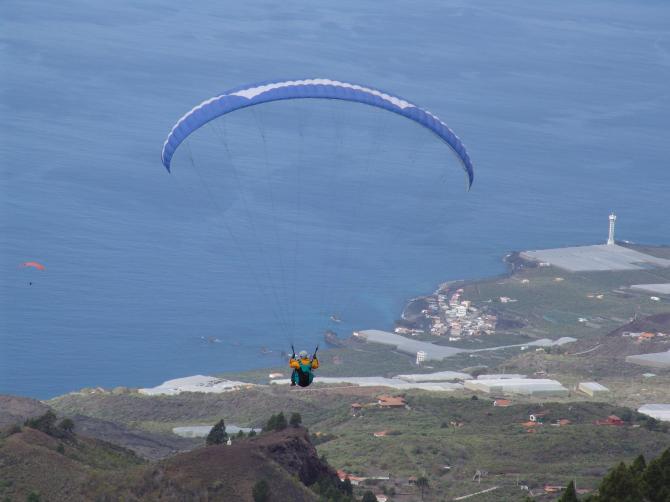 Flug über Jedey Richtung Kante Puerto Naos