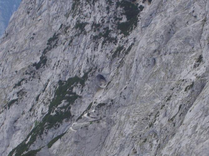 Eingang Eisriesenhöhle, nur knapp 10 km Luftlinie vom Bischling