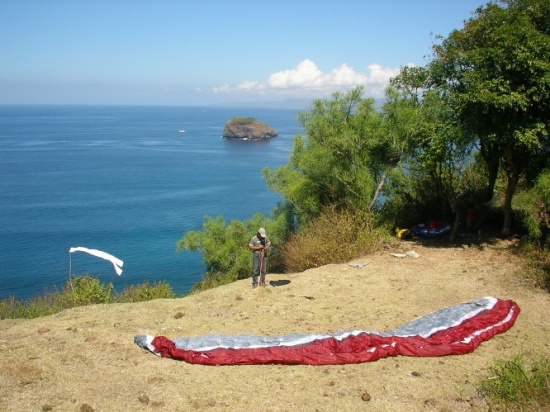 Candi Dasa. Nixon am Terrassenstart in 130m Höhe.