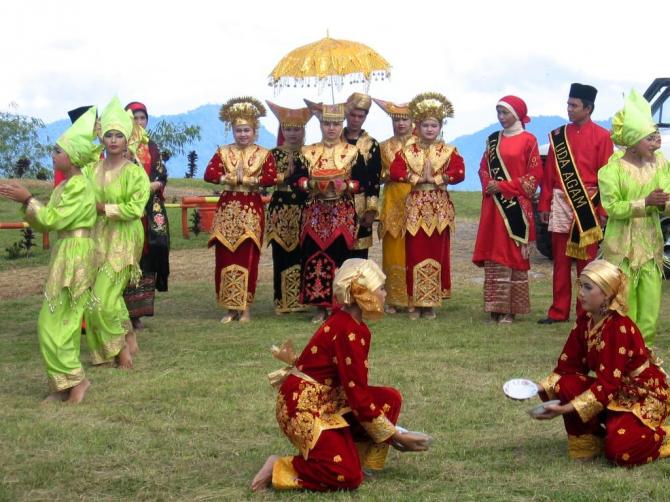 Lokale Tanzvorführung zur Eröffnung von Fun 4 Fly 2007