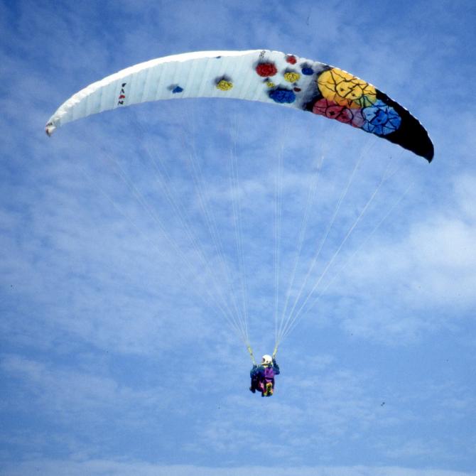 Soaring in Shek-O (1993-Nova Sphinx, airbrushed by Peter Bardeck))