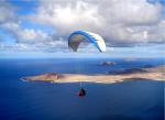 Paragliding Fluggebiet Europa Spanien Kanarische Inseln,Lanzarote - Famara,Michael mit Fibi sind am Rückflug von Mirador del Rio.
Ein Traumtag am 08.01.2009!