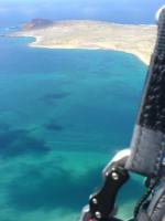 Paragliding Fluggebiet Europa » Spanien » Kanarische Inseln,Lanzarote - Mirador del Rio,...ein guter Tag der 23.2.2008 wir sind in Famara gestartet und konnten das ganze Risco abfliegen bis nach Mirador del Rio Blick nach La Graciosa :-) Wahhnnnssinnn..