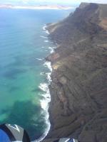 Paragliding Fluggebiet Europa » Spanien » Kanarische Inseln,Lanzarote - Mirador del Rio,...wirklich wichtig ist sich vorher Landemöglichkeiten zu suchen denn nur auf der Hälfte der Strecke gibt es einen Weg nach oben...