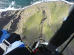 Paragliding Fluggebiet Europa » Spanien » Kanarische Inseln,Lanzarote - Mirador del Rio,...zwischendurch gibt es einen schönen grünen Landstrich - hier gibt es jede Menge Möwen... wer hier landet hat einen 2 Stunden-Marsch vor sich um bis zur Messtation Richtung La Caleta zu gelangen...