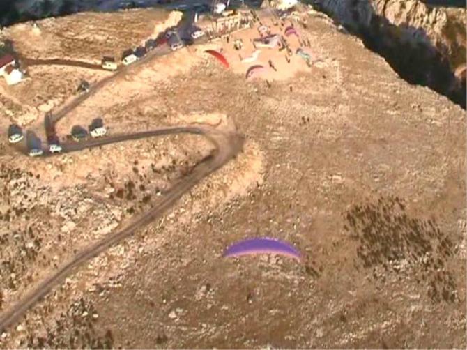 El Yelmo 1809 m ein Super Startplatz ideal Neigung vom Landeplatz bis zum Starplatz muss man mit einer Fahrzeit von 25 min. rechnen