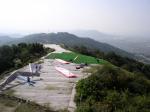 Paragliding Fluggebiet Asien » Japan,Kinokawa Flight Park (GS),Startplatz (für GS & HG): grosszügig, aber relativflach