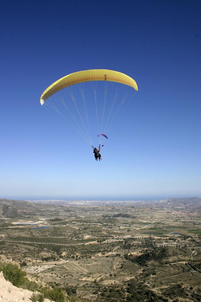 Abendstimmung Juni 2006, der neue Ozone Tandem vor dem grossartigen Panorama.