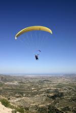 Paragliding Fluggebiet Europa » Spanien » Valencia,El Palomaret,Abendstimmung Juni 2006, der neue Ozone Tandem vor dem grossartigen Panorama.