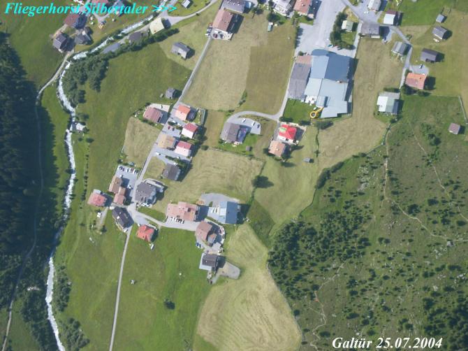 Gasthof , Hotel und Flugschule:
#Der Silbertaler in Galtür von oben