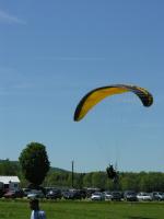 Paragliding Fluggebiet Nordamerika » USA » New Hampshire,Morningside Flight Park,Approaching the LZ on a busy day.