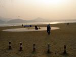 Paragliding Fluggebiet Asien » China,Mang San (Mangshan),Einer der Landeplätze, super groß. Direkt am Ufer vom Stausee.
