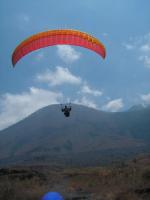 Paragliding Fluggebiet Asien » Indonesien,Bukit Toga,Im Hintergrund Gunung Guntur

August 2008