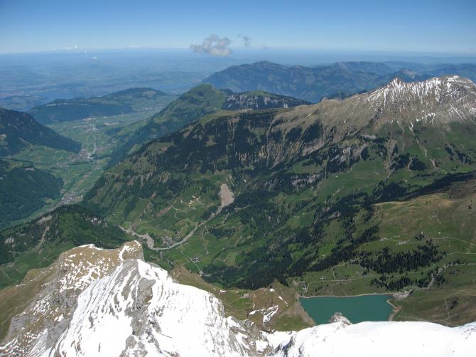 Mai 2007.
Der komplette Haldigrat.
Ansicht von Engelberg aus.