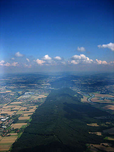 Blick über das Wiehengebirge Richtung Porta Westfalica.
