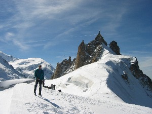 Blick zurück zur Aiguille... nur um nicht nach unten schauen zu müssen.