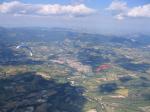 Paragliding Fluggebiet Europa » Italien » Marken,Monte Gemmo - Tre Pizzi,Blick Richtung Osten. Am Horizont sieht man schon das Meer.
