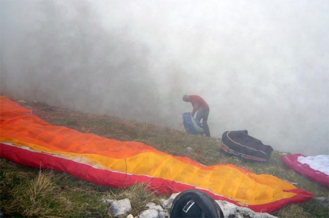 Nordstartplatz Höss. Genug Sicht zum Leinensortieren. (2. September 2007)