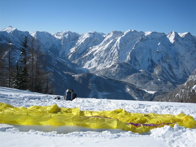 Der Weststartplatz, 10 Gehminuten von der Bergstation entfernt, ist der Hauptstartplatz der Hutterer Hoess