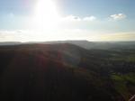 Paragliding Fluggebiet Europa » Deutschland » Hessen,Auer Blick/Fliegen um Eschwege/Wanfried,Heute 3 November06.Hier sieht man ,wie lang der Hang ist.Absoaren geht aber nicht,muß schon thermisch sein,um ans Ende zu kommen.Das Ende ist ganz im Hintergrund, wo der Hang wieder markant abfällt´.Der Startplatz ist in etwa dort,wo der Schirm fliegt.