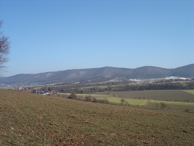 Hier nochmal der Startplatz,am Schnee noch gut zu erkennen,von etwas weiter weg.Die Kante geht noch ca.3km weiter nach rechts Richtung Wsw.