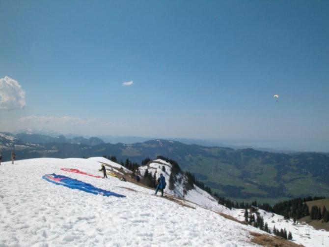 Oberer Startplatz mit Blick Richtung Bodensee und Schweiz