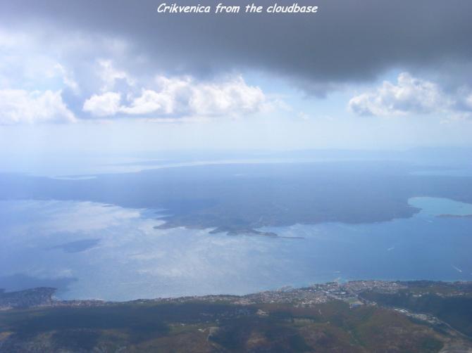 An der Cloudbase !
Am Meer sieht man Crikvenica dahinter die Insel Krk