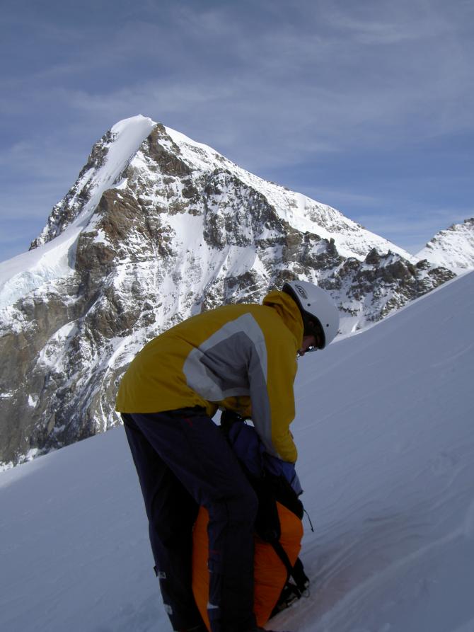 Fabian am 14.2.2006 am Startplatz. Im Hintergrund der Mönch von Westen.