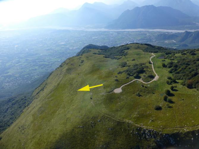 SP; gut sichtbar, der ausgebaute Fahrweg.
