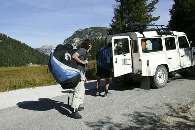 Shuttle-Jeep zum Mte.Piana
Landemöglichkeit im Hintergrund

mit freundlicher Genehmigung ©www.azoom.ch